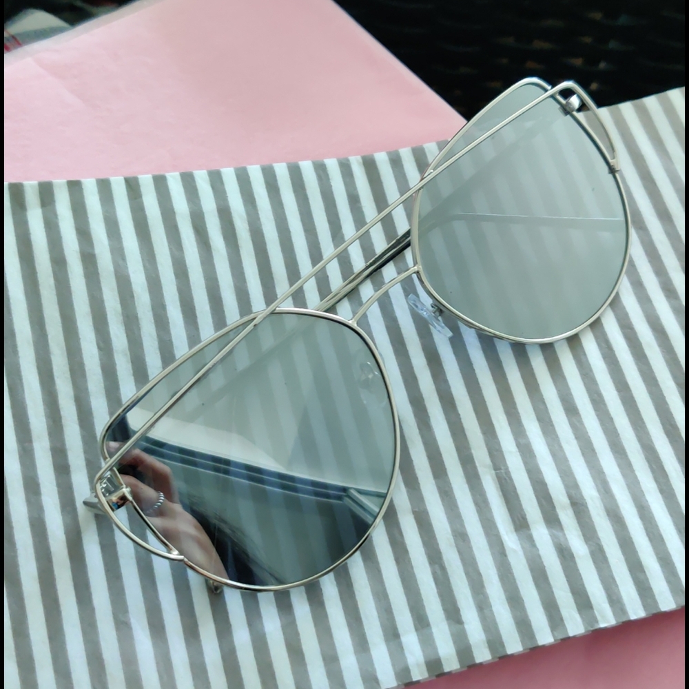 Silver Mirror AviatorSunglasses